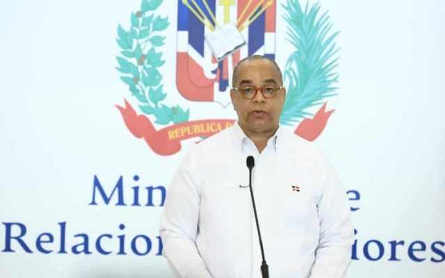 Gobierno dispone ingresos de los consulados pasen al Estado