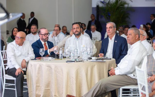 Abinader exhorta consensuar acciones en favor agropecuaria