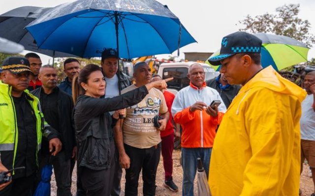 Alcaldesa Mejía dirige acciones para mitigar daños en zonas SD