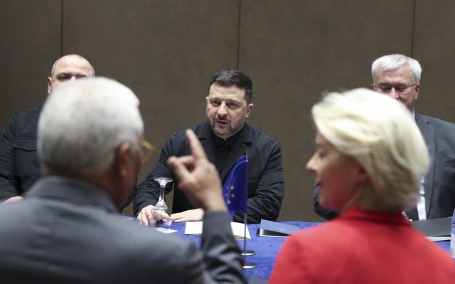 Buscan los 27 apoyen adhesión formal Ucrania a Unión Europea