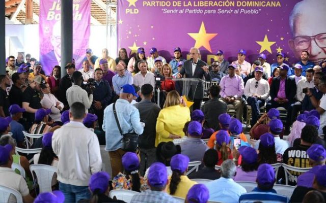 Danilo Medina opina Gobierno no cuenta con plan ante crisis