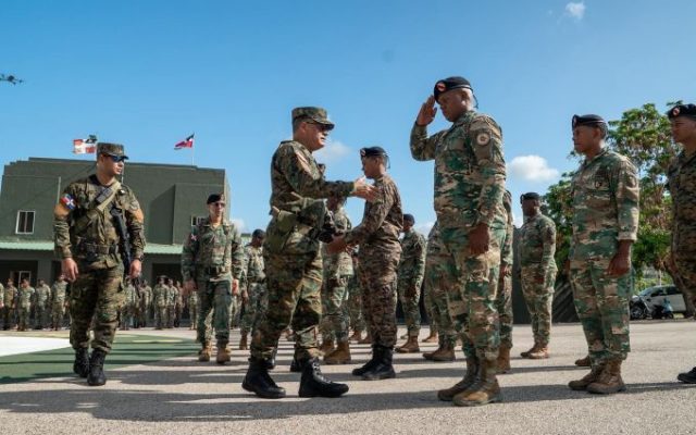 Ministro de Defensa supervisa parte de la zona fronteriza sur