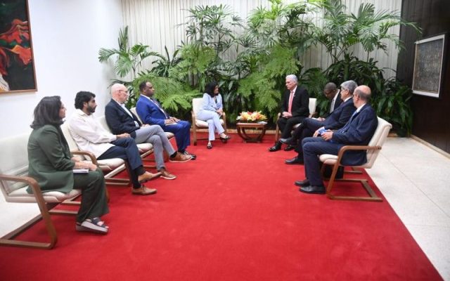 Cuba denuncia «daño criminal» que provoca la asfixia de Trump