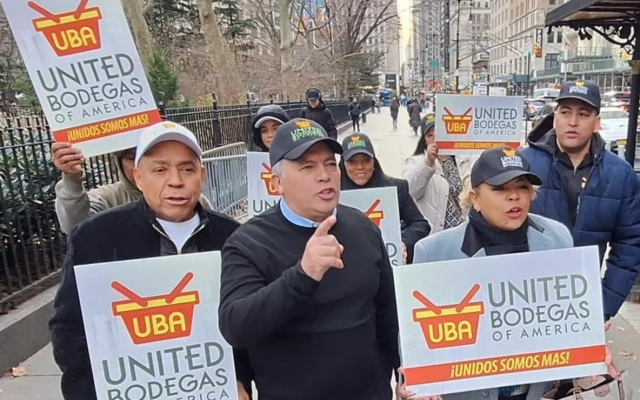 NY: Anuncio del alcalde genera controversia entre bodegueros
