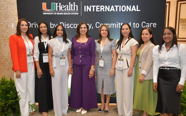 UHealth presenta avances en Alzheimer y cáncer en la RD