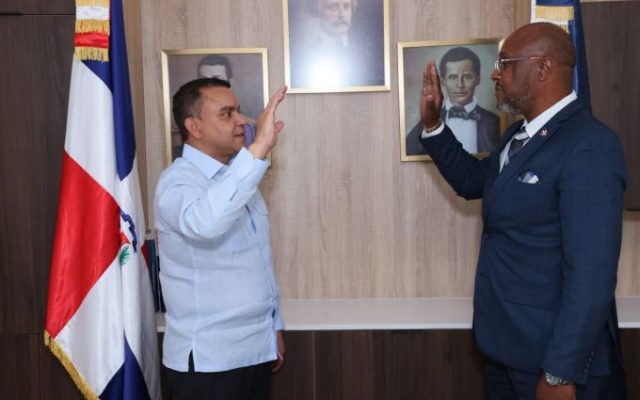 Juramentan nuevo director del Hospital Antonio Musa de SPM