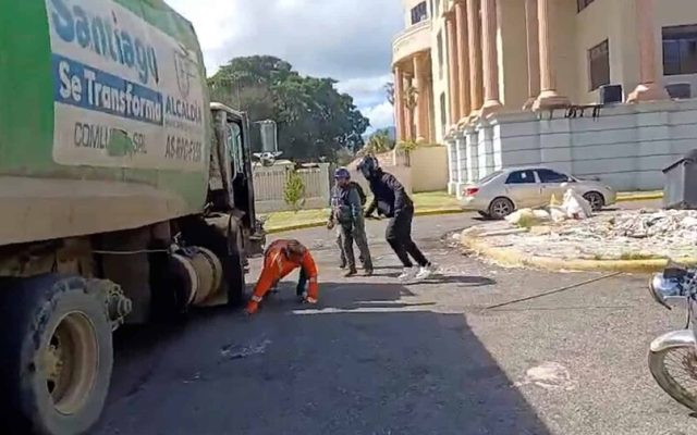 Santiago: Muere chofer que fue apuñalado por motoconchistas