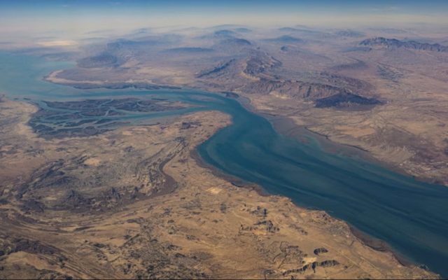 Irán dice restricciones en Ormuz solo aplican a países enemigos