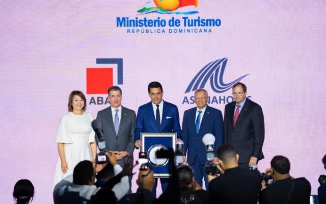 Asociación de Bancos reconoce labor del Ministro de Turismo