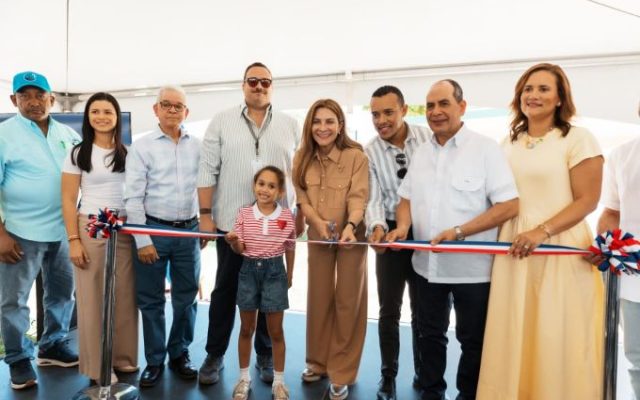 Alcaldía entrega renovado el parque Mar Azul en el DN
