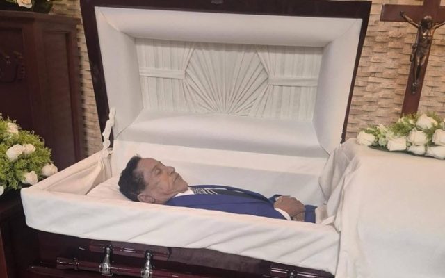 Velan en la Funeraria Blandino restos periodista Carlos Batista