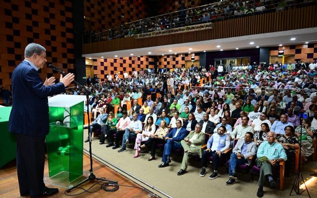 Leonel acusa PRM de priorizar política sobre interés nacional