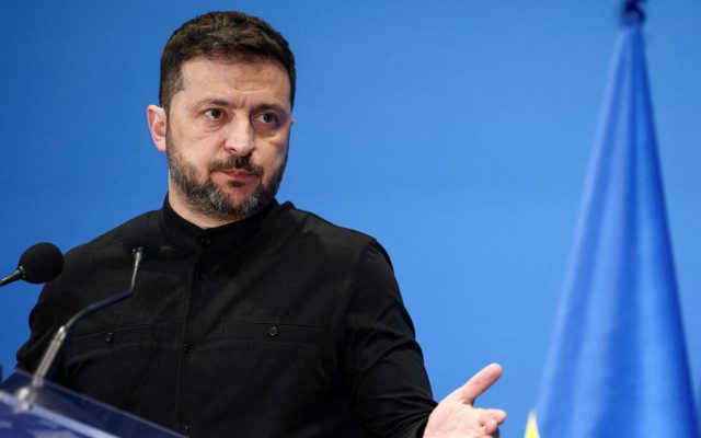 Ucrania dice Rusia enloquece y ataca posiciones civiles en Odesa