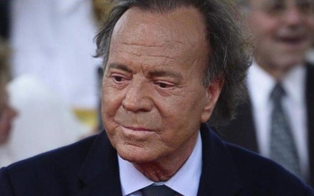 Julio Iglesias demandará a un medio español por denuncia