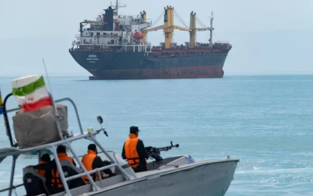 Irán atacará a cualquier fuerza extranjera se acerque a Ormuz