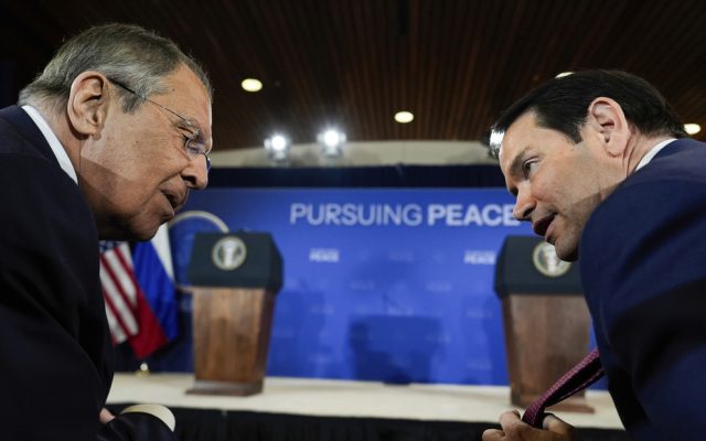 Rusia explica a Rubio necesidad de evacuar diplomáticos en Kiev