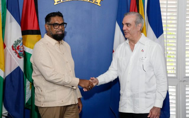 RD y Guyana firman contrato para exploración de petróleo