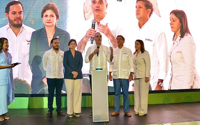 Dice la expansión industrial es «clave» para desarrollo de la RD