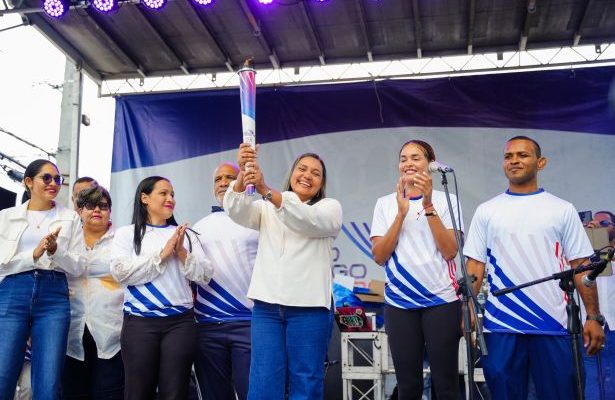 Antorcha de los JCC sigue su recorrido por la región sur RD