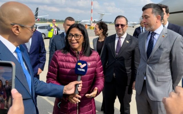 Presidenta arriba a La Haya para defender posición de Venezuela