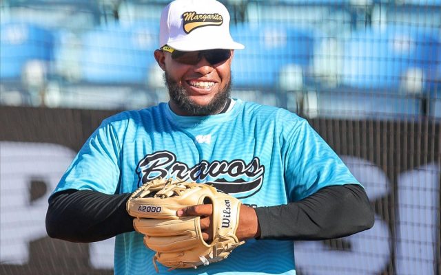 Estrellas firman como agente libre al inicialista Juan Santana