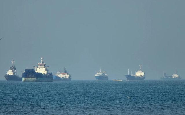 Irán incauta 5 embarcaciones con 200.000 litros combustible