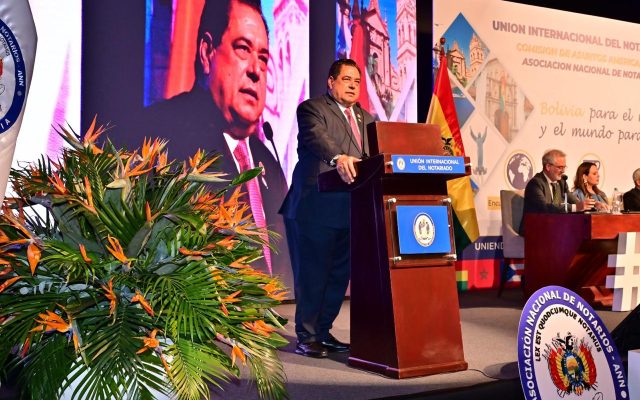 Dominicano asume tesorería entidad internacional notarios