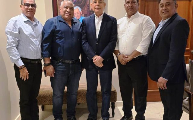 Dicen Danilo juramentó grupo regresó al Partido de Liberación