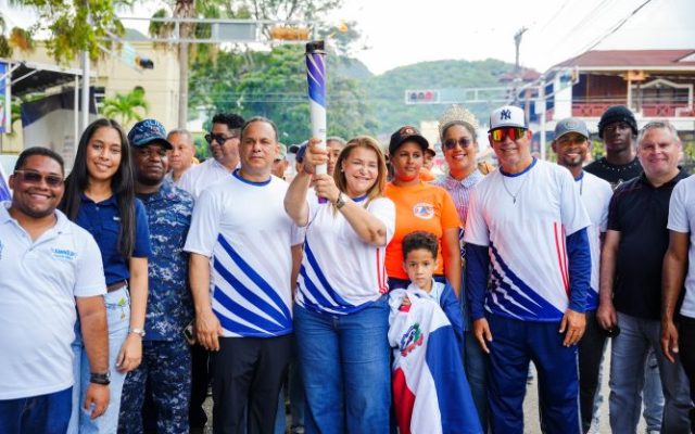 Antorcha de los JCC 2026 hace parada en San José de Ocoa
