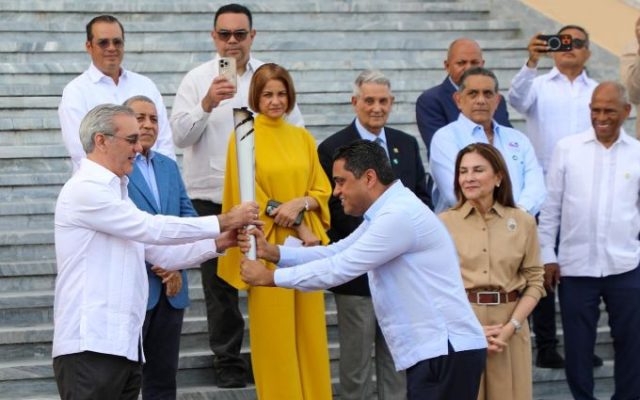 Presidente oficializa inicio de la ruta de la antorcha de JCC 2026