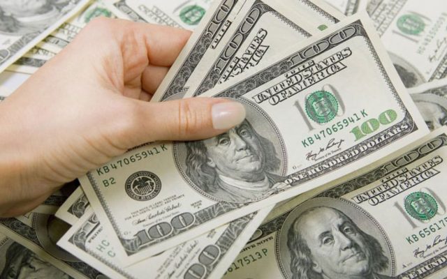 Dólar se cotizaba a RD$58.59, once centavos menos que el jueves