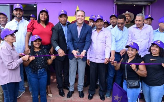 PLD inaugura dos locales en SC y juramenta 17 dirigentes PRM
