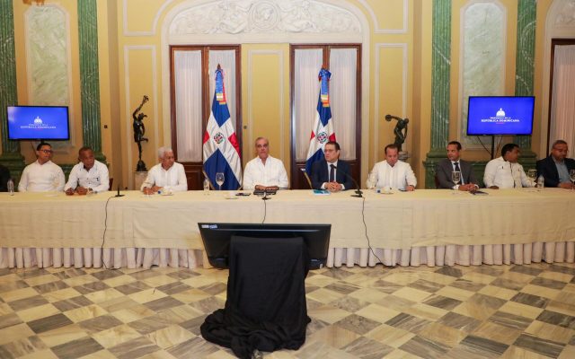 Gobierno RD eleva a $800 mm subsidio para evitar alza pasajes