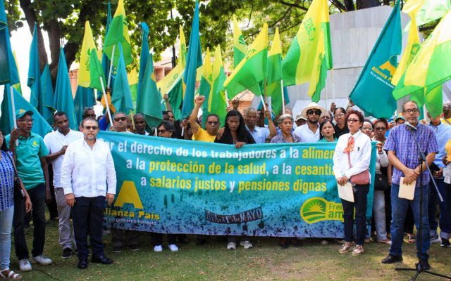 Frente Amplio y Alianza País homenajean a Mauricio Báez