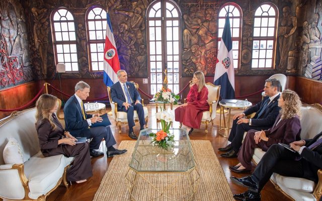 COSTA RICA: Abinader se reúne Presidenta electa y empresarios