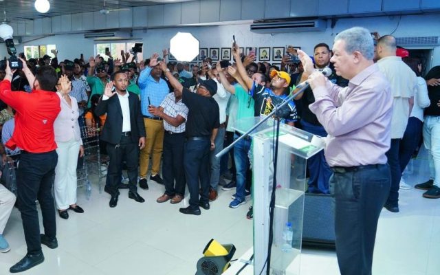 Leonel: Gobierno de PRM tiene arruinados a los productores