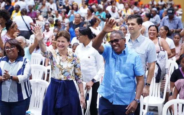 Barahona: Miles de madres de los 11 municipios disfrutan Jornada Nacional de Madres 