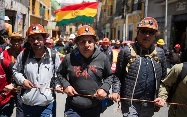 BOLIVIA: Bloqueo de carreteras indefinido sin visos de solución