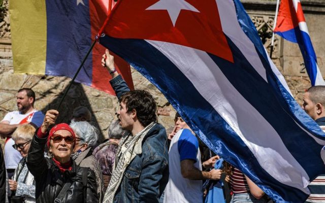 Cuba advierte de un «baño de sangre» en caso de una invasión