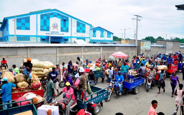 Haitianos deberán registrarse para acceder a mercados de RD