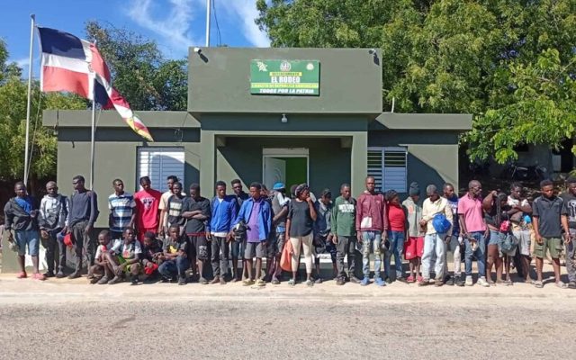 Ejército detiene a 36 haitianos indocumentados en Dajabón