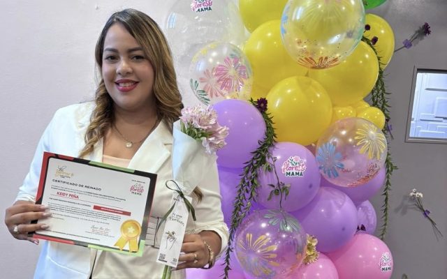 Gana premio en SD Keidy Peña, comunicadora y activista social
