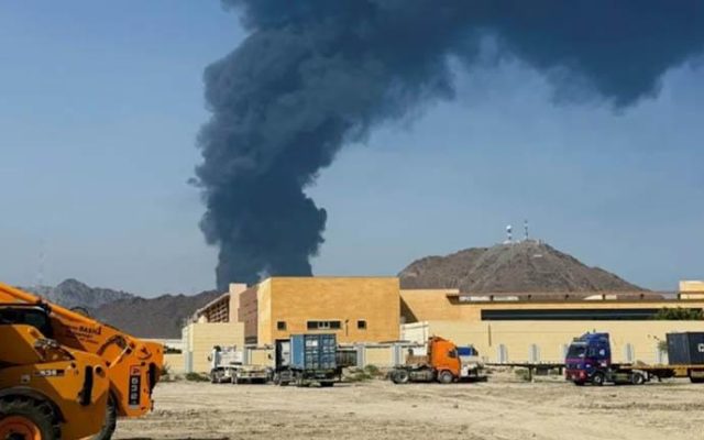 ABU DABI: Un dron iraní causa incendio en recintos petroleros