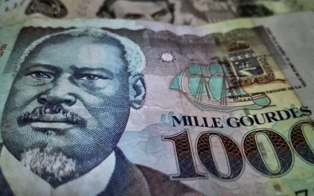 Gobierno haitiano aumentó los salarios, en medio de la crisis