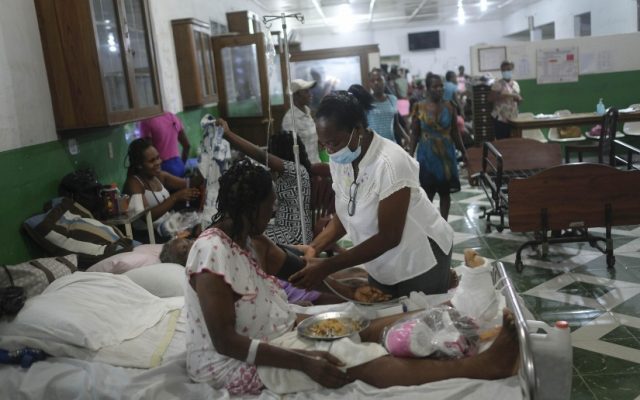 Reabre al público hospital haitiano tras semanas en huelga