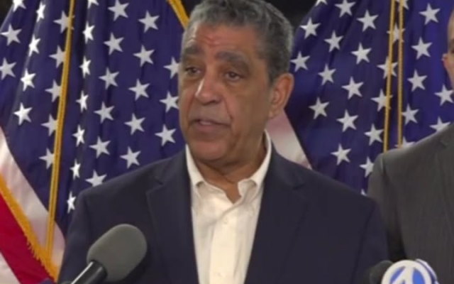EU: Aprueban enmienda de Espaillat prohíbe compra datos personales