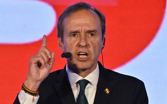 BOLIVIA: Presidente reducirá a la mitad su salario y a Gabinete