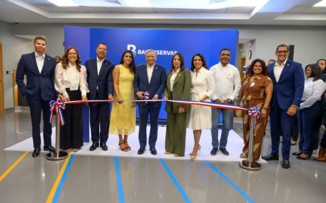 Banreservas inaugura oficina en la Plaza Paseo 27 de SD Oeste