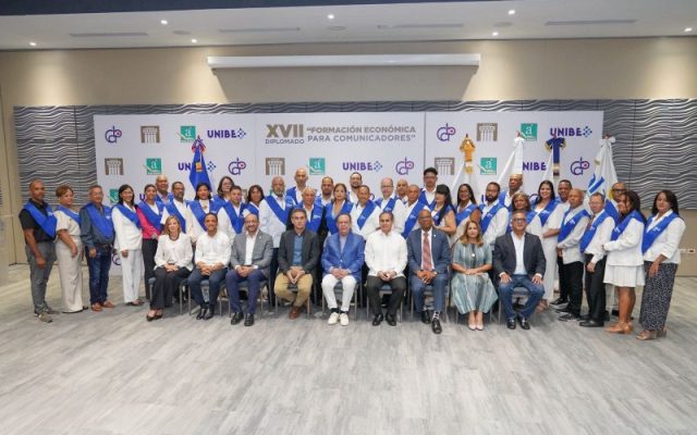 LA VEGA: El BCRD concluye diplomado para comunicadores