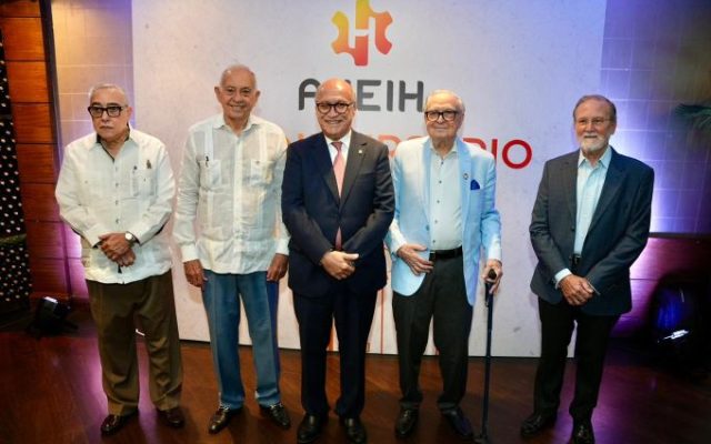 ANEIH reconoce expresidentes por fortalecer la institución